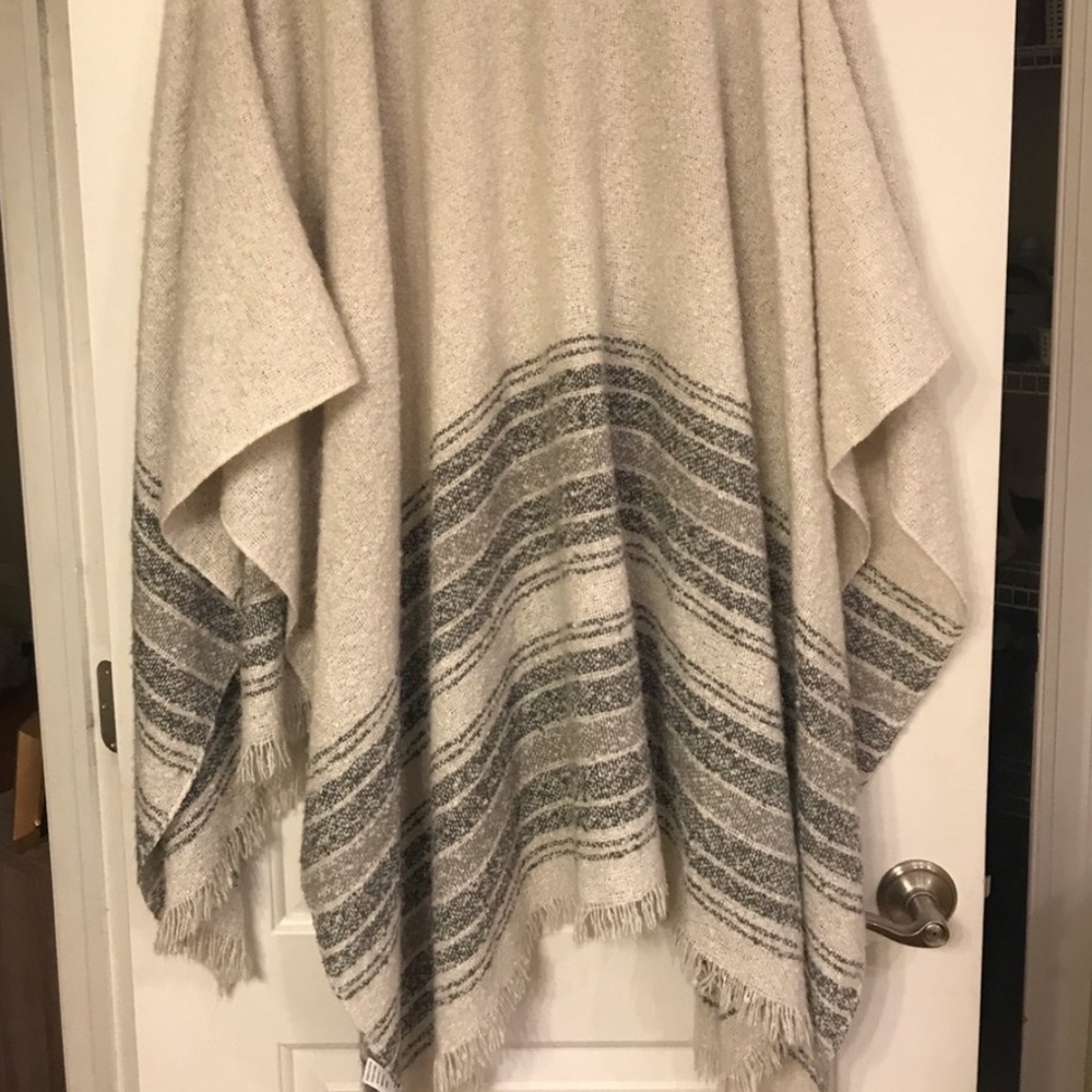Shawl - Picture 3 of 3